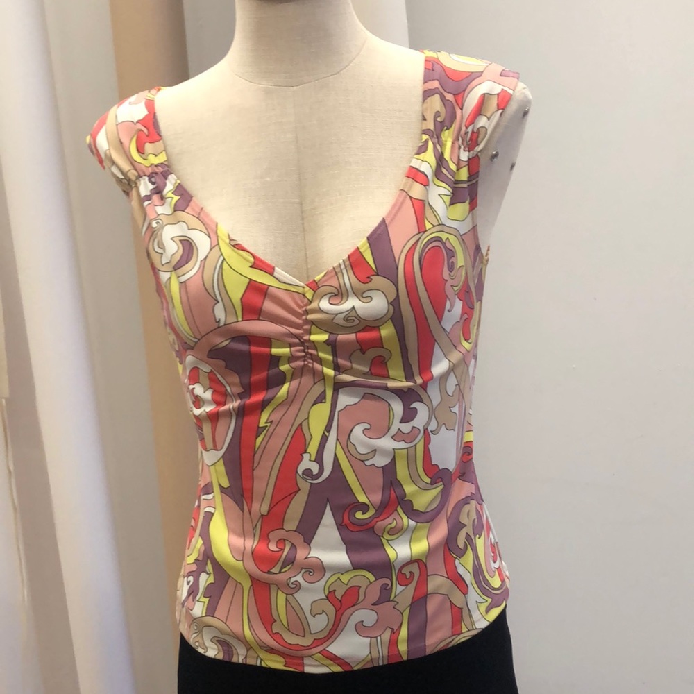 Sleeveless top Parallel size Small